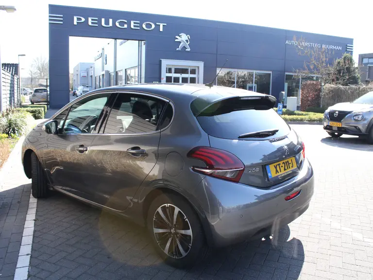Peugeot 208 1.2 PureTech Tech 110PK Edition 5-drs Parkeerhulp voor en achter met camera, Navigatie, Apple Carplay/AndroidAuto, Panoramadak afbeelding 10