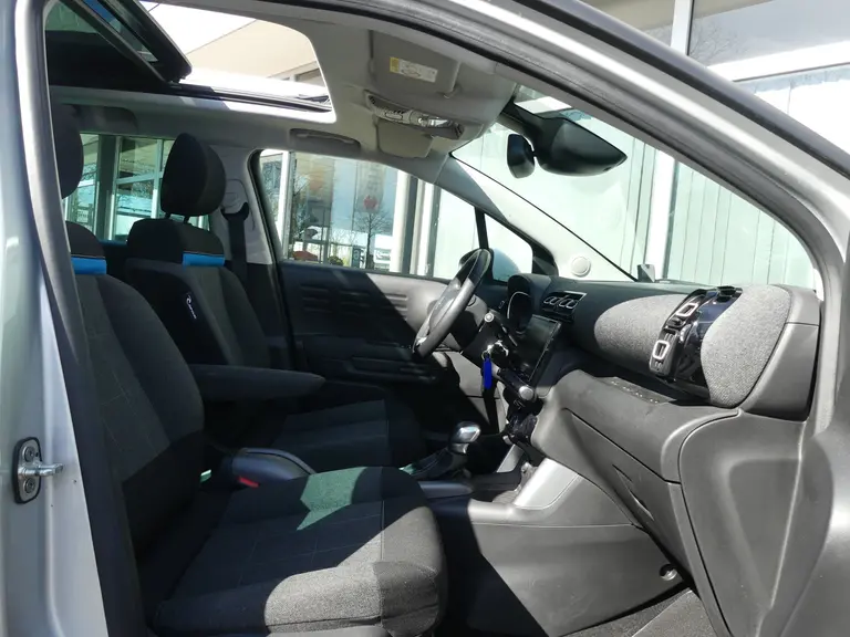 Citroën C3 Aircross 1.2 PureTech S&S Shine 110pk Automaat Trekhaak Schuifkantel dak, All Season banden afbeelding 8