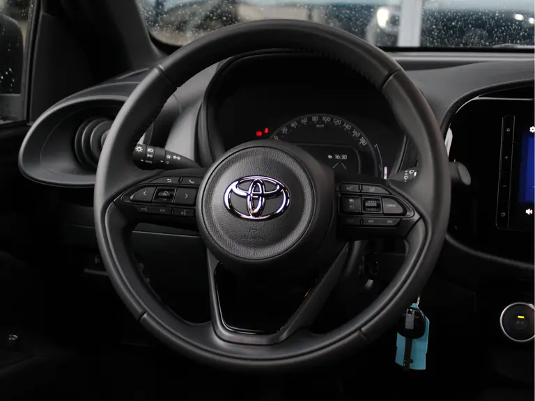 Toyota Aygo X 1.0 VVT-i MT Play Adaptieve Cruise Control, Carplay/Android Auto, Achteruitrijcamera, Bluetooth, Airco afbeelding 24
