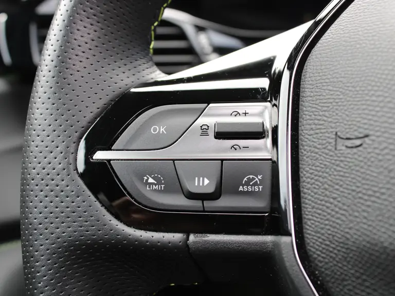 Peugeot 408 GT 1.2 PureTech 130PK EAT8 Automaat Navigatie, Rondomzichtcamera, Stoelverwarmig, Massage, Stuurverwarming, Panoramadak, Trekhaak afbeelding 27