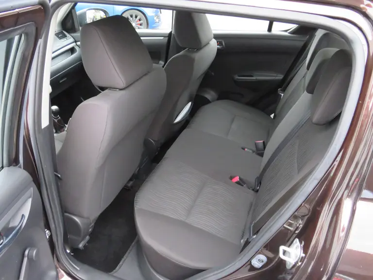 Suzuki Swift 1.2 Bandit EASSS, 2e Eig, Cruise Control, All-Seasons, LM-Velgen, Stoelverw. Goed onderhouden! afbeelding 10