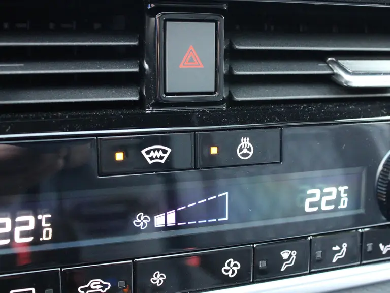 Nissan QASHQAI Tekna Plus 1.3 MHEV 158PK Xtronic Automaat Navigatie, Rondomzichtcamera, Keyless, Stoel, Stuur en Voorruitverwarming, Massage, Elektrische Klep, Leder-Alcantara afbeelding 17