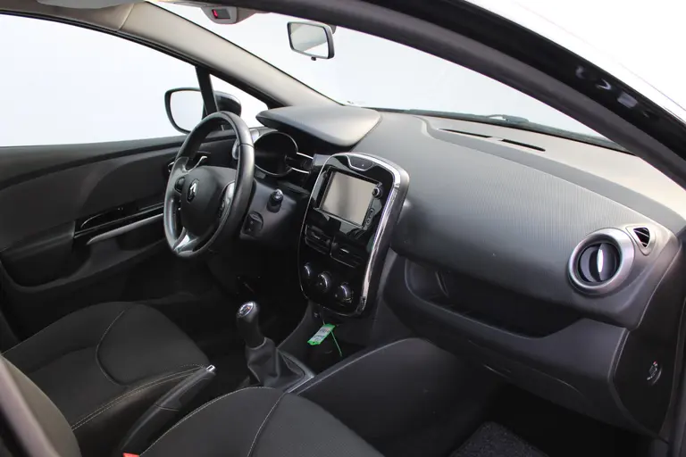 Renault Clio Estate 0.9 TCe Night&Day afbeelding 17
