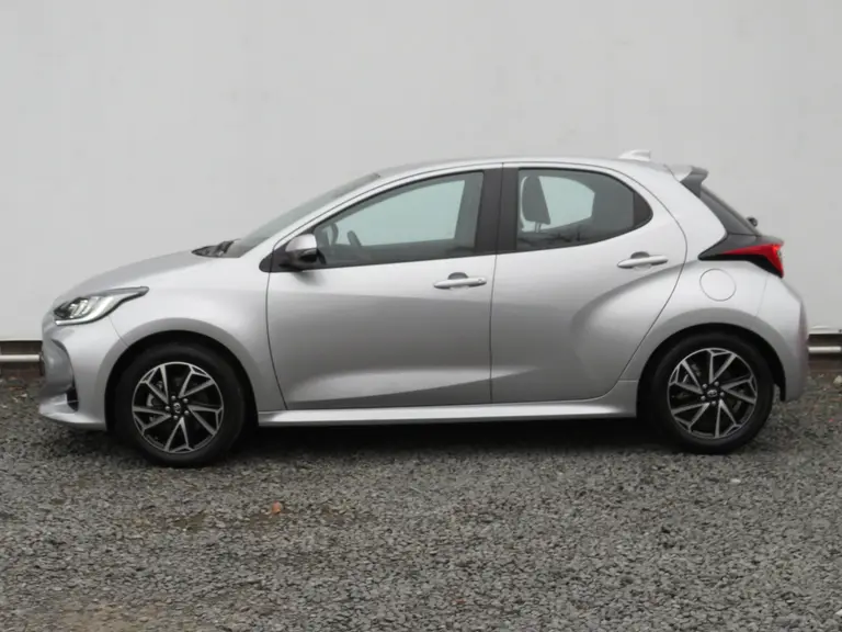 Toyota Yaris 1.5 Hybrid Dynamic, Automaat, ORG NL, 10.000 KM. LM-Velgen, Apple carplay/Androidauto afbeelding 2