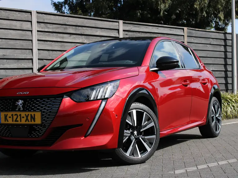 Peugeot 208 1.2 PureTech 100PK GT Navigatie, Parkeerhulp voor & achter, Zwart dak, Camera Achter afbeelding 2