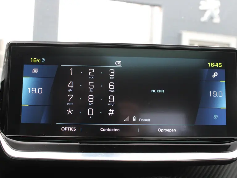 Peugeot e-208 GT Pack 50 kWh 136PK Navigatie, Alcantara Leder, Achteruitrijcamera, Keyless, Panoramadak, Parkeersensoren Voor & Achter afbeelding 30