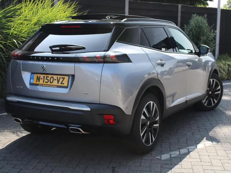 Peugeot 2008 GT Pack 1.2 PureTech 130PK EAT8 Automaat Panoramisch schuifkanteldak, Luxe Alcantara bekleding, Focal Hifi, Trekhaak afbeelding 9