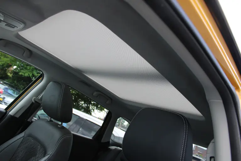 Suzuki Vitara 1.5 Hybrid Style, Automaat, 1e Eig. met All-Seasonbanden, Panoramadak, Navigatie, Parkeersensoren en Dealer onderhouden! afbeelding 15