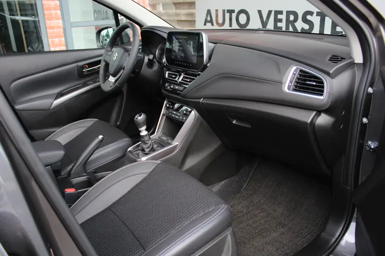 Suzuki S-Cross 1.4 Boosterjet Style Smart Hybrid 6 Jaar Garantie! Elektrisch Panoramadak, 360° Camera, Navigatie, Parkeersensoren Voor en Achter, All-Season Banden afbeelding 35
