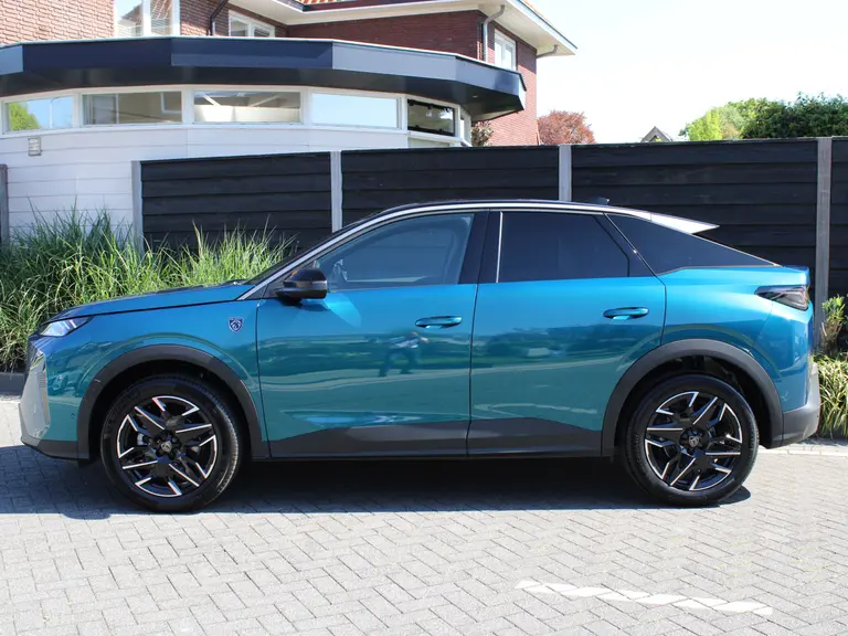 Peugeot 3008 GT 1.2 Hybrid 136PK e-DCS6 Automaat 360 Camera, Navigatie, Elektrische Achterklep, Parkeerhulp voor & achter afbeelding 3