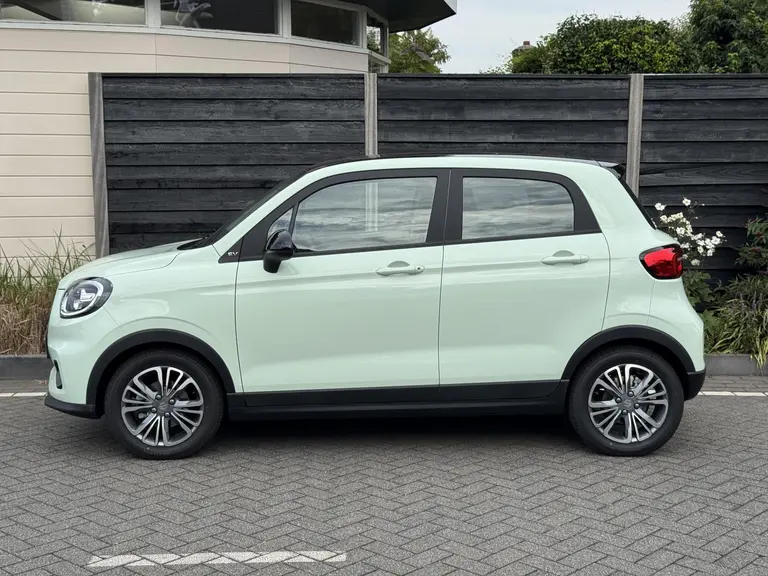 Leapmotor T03 Design 37.3 kWh 95PK Automaat Navigatie, Camera achter, Parkeerhulp achter, Audio, Keyless Start, Lichtmetalen velgen afbeelding 4