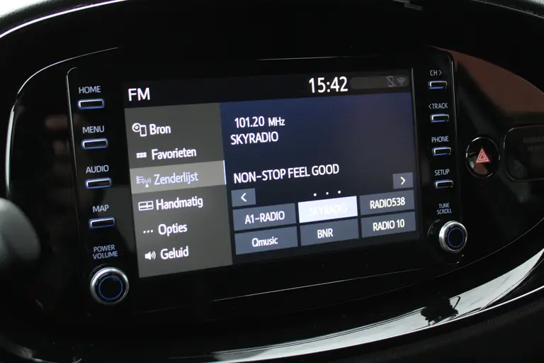 Toyota Aygo X 1.0 VVT-i MT Pulse Achteruitrijcamera, Cruise Control Adaptief, Airco Automatisch, DAB Radio afbeelding 25