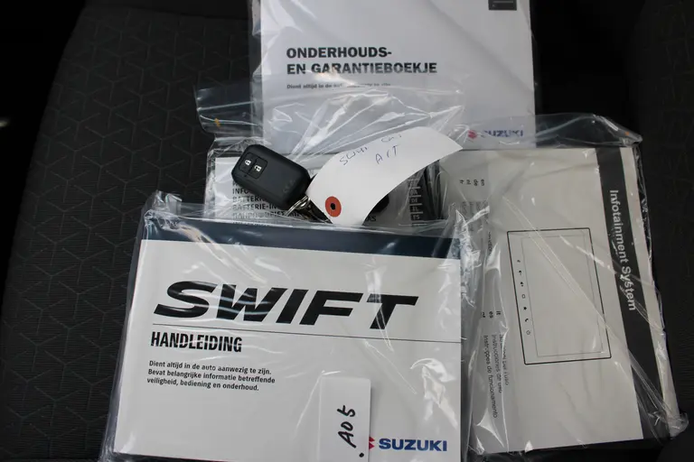 Suzuki Swift 1.2 Select Smart Hybrid, Automaat, NIEUW met 6 JAAR GARANTIE! Draadloos Applecarplay, Cruise-Control en Parkeersensoren afbeelding 29