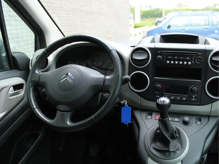 Citroën Berlingo 1.6 VTi 120 XTR Cruise/Climate control, Audio, Trekhaak, Stoelverwarming, Mistlampen, Parkeersensoren achter afbeelding 20