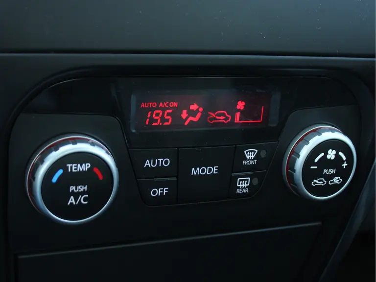 Suzuki SX4 1.6 Exclusive, Trekhaak, parkeersensoren, 2e Eig. Keyless en Middenarmsteun afbeelding 19