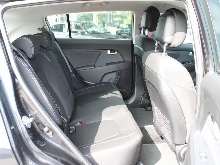 Kia Sportage 1.6 GDI BusinessLine Trekhaak, Navigatie, Cruise control, Climate control afbeelding 9