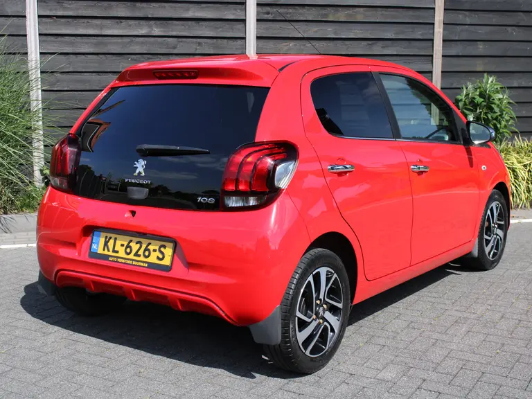 Peugeot 108 Allure 1.0 e-VTi 70PK 5DRS Navigatie, Achteruitrijcamera, Keyless Entry & Start, Cimate Control afbeelding 8