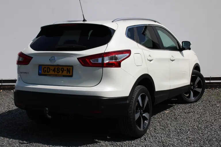 Nissan QASHQAI 1.2 Connect Edition Lage kilometerstand, Dealeronderhouden, Eerste eigenaar afbeelding 2
