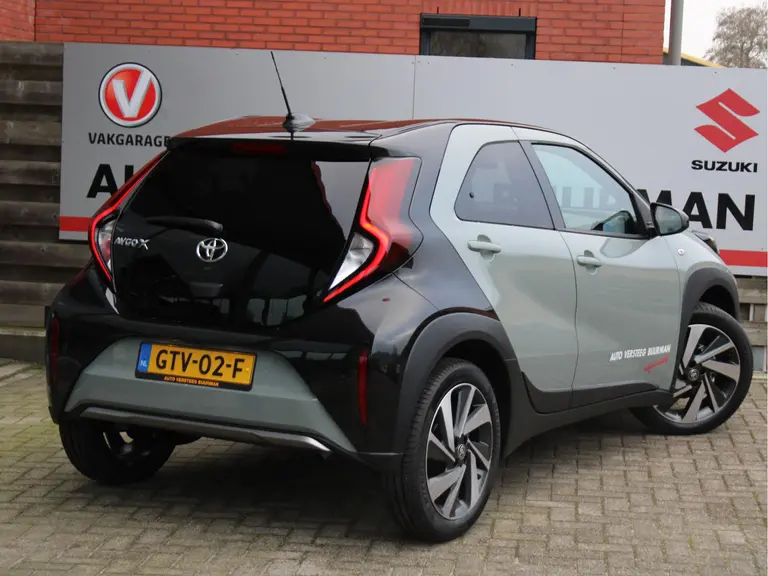 Toyota Aygo X 1.0 VVT-i MT Envy Cruise Control Adaptief, Achteruitrijcamera, Navigatie, Parkeersensoren Voor en Achter afbeelding 3