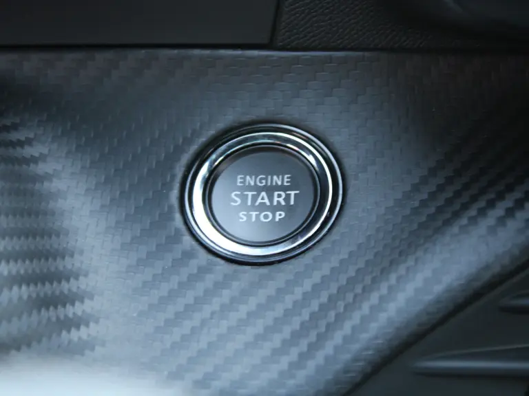 Peugeot 208 1.2 PureTech GT 100PK Navigatie, Panoramadak, Keyless start, Achteruitrijcamera, Apple CarPlay-Android Auto, Parkeersensoren voor & achter afbeelding 27