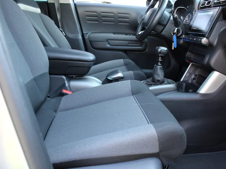 Citroën C3 Aircross Shine 1.2 PureTech 110PK Navigatie, Parkeerhulp voor en achter + Camera, Apple Carplay/Android Auto, Trekhaak afbeelding 32