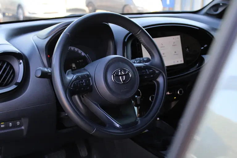 Toyota Aygo X 1.0 VVT-i S-CVT Envy Achteruitrijcamera, Cruise Control Adaptief, Airco Automatisch, DAB, Bluetooth afbeelding 5
