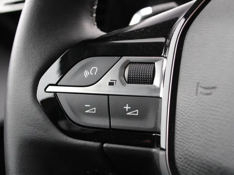 Peugeot 208 1.2 PureTech Allure 100PK EAT8 Automaat Navigatie, Camera achter, Parkeerhulp Achter, Lichtmetalen velgen, Cruise Control afbeelding 28