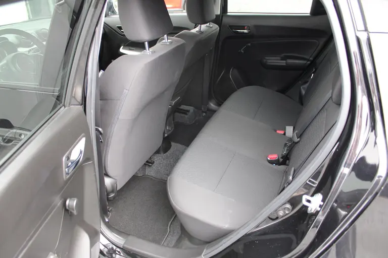 Suzuki Swift 1.2 Select Smart Hybrid 1e eigenaar en Dealer onderhouden! afbeelding 13