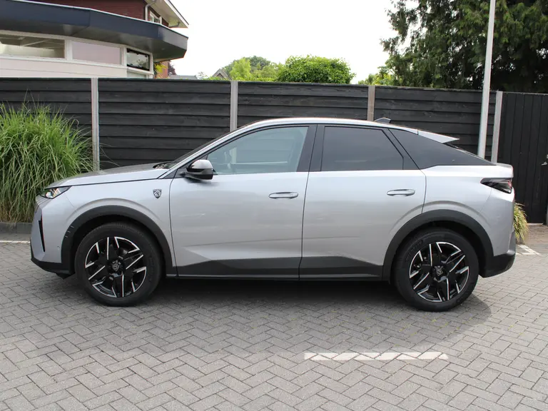 Peugeot 3008 GT 1.2 Hybrid 136PK e-DCS6 Automaat Navigatie, Rondomzichtcamera, Stoel & Stuurverwarming, Elektrische Achterklep, Alcantara afbeelding 6