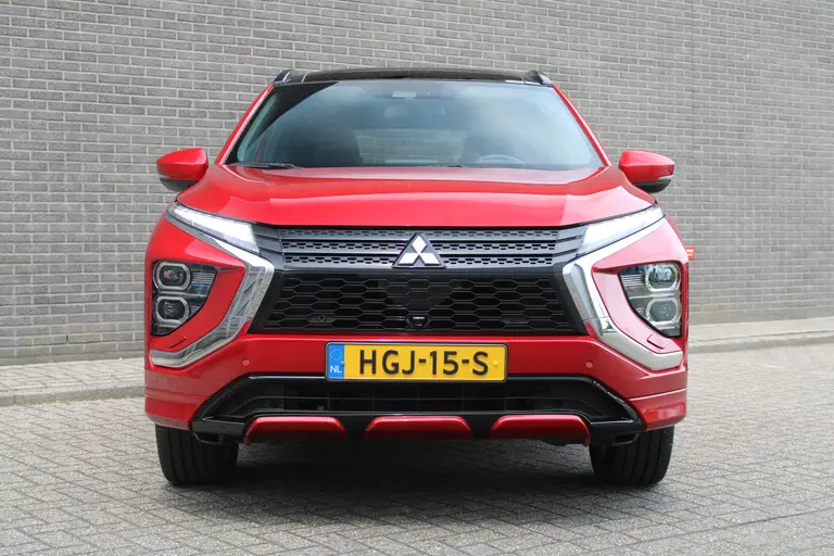 Mitsubishi Eclipse Cross 2.4 PHEV Instyle Nu met gratis trekhaak! Automaat, Lederen bekleding, Applecarpl./Andr. Auto Trekgewicht 1.500 KG. afbeelding 7