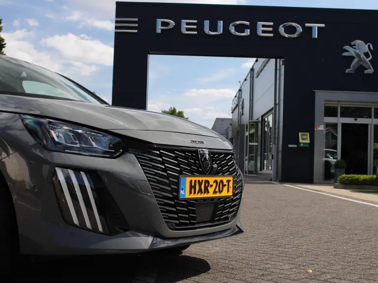 Peugeot 208 Allure 1.2 PureTech 100PK Navigatie, Rondomzichtcamera, Keyless, Parkeersensoren, Apple Carplay, Android Auto afbeelding 3
