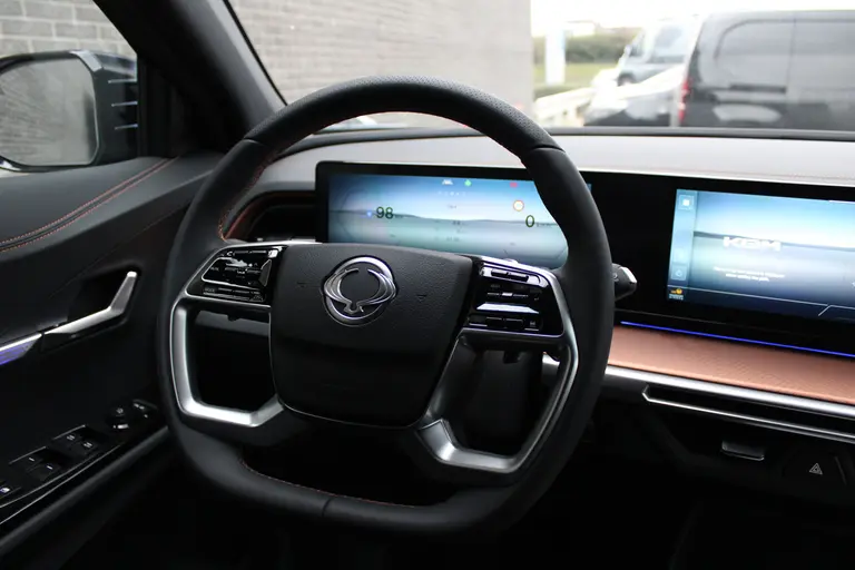KGM Torres EVX Platinum 73.4 kWh 207pk, Space Black, Warmtepomp, 18"inch LM velgen 7 jaar garantie! afbeelding 28