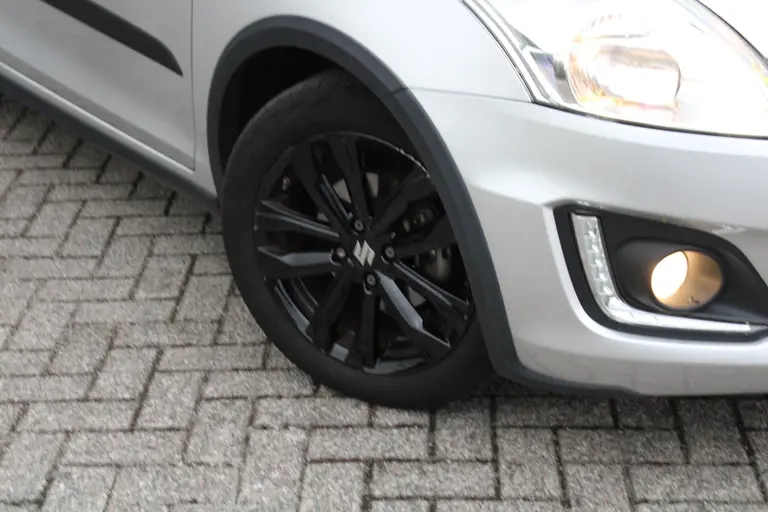 Suzuki Swift 1.2 Bandit EASSS ,Cruise-Control, 1e Eigenaar en Dealer onderhouden! afbeelding 7