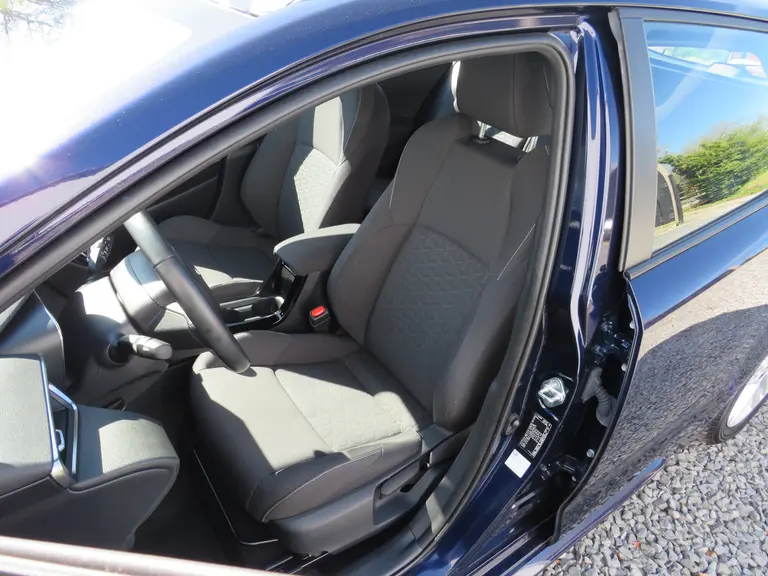 Toyota Corolla Touring Sports 1.2 Turbo Active, Trekhaak, ORG NL, 1e Eigenaar, All-Seasonbanden en Dealer onderhouden afbeelding 10