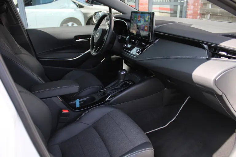 Toyota Corolla 1.8 Hybrid First Edition Automaat Achteruitrijcamera, Parkeersensoren Voor/Achter, Stoelverwarming, Cruise Control Adaptief, Climate Control afbeelding 21