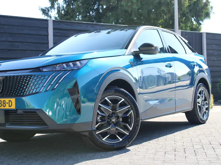 Peugeot 3008 GT 1.2 Hybrid 136PK e-DCS6 Automaat 360 Camera, Navigatie, Elektrische Achterklep, Parkeerhulp voor & achter afbeelding 2
