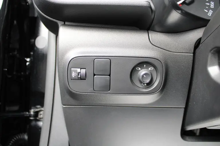 Citroën C3 1.2 PureTech Max 110pk, Automaat, Keyless Entry/Start, Airco, DAB, CruiseControl afbeelding 14