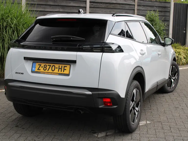 Peugeot 2008 Allure 1.2 PureTech 100PK Navigatie, Camera Achter, parkeerhulp voor en achter, Apple Carplay/Android auto draadloos afbeelding 8