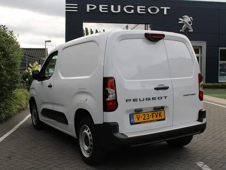 Peugeot Partner 1.5 BlueHDi 130PK EAT8 S&S L1 Automaat Trekhaak, Navigatie, Airconditioning, Camera achter & zijkant, Parkeerhulp voor & achter, Betimmering afbeelding 7