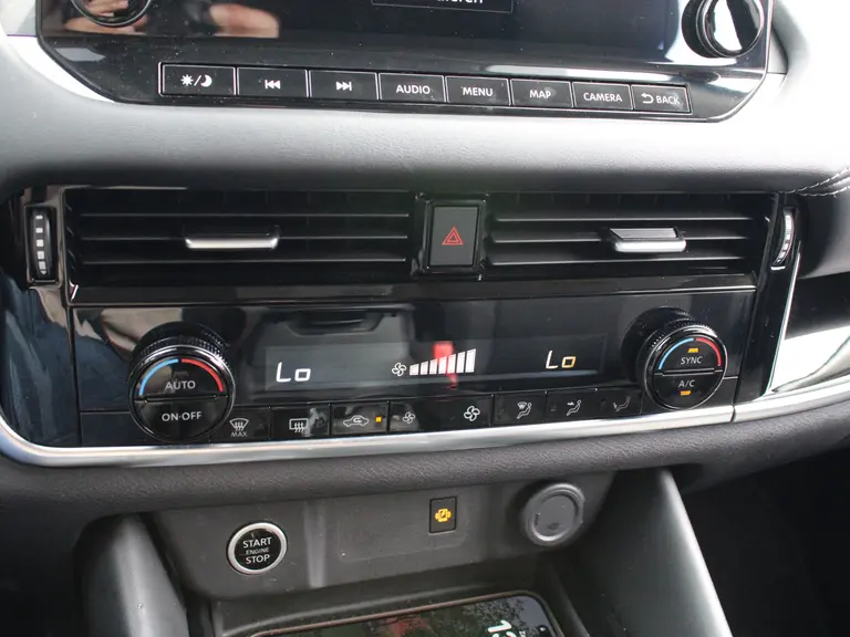 Nissan QASHQAI N-Style 1.3 MHEV 158PK Xtronic Automaat Navigatie, Rondomzichtcamera, Adaptieve Cruise Control, Climate Control, Apple Carplay, Android Auto afbeelding 29
