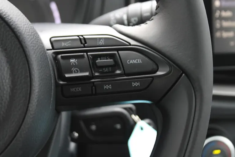 Toyota Aygo X 1.0 VVT-i S-CVT Play Achteruitrijcamera, DAB+ Radio, Airco, Bluetooth, Cruise Control Adaptief € 399,- private lease afbeelding 27