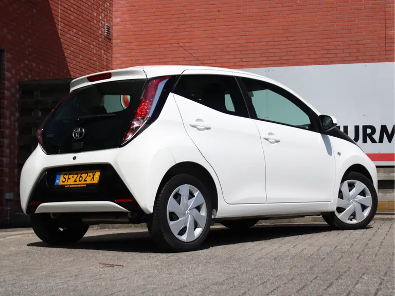 Toyota Aygo 1.0 VVT-i x-play Achteruitrijcamera, Bluetooth, Airco, Apple Carplay/Android Auto afbeelding 10