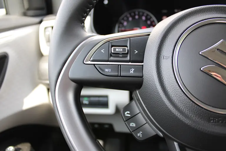 Suzuki Swift 1.2 Select Smart Hybrid, Automaat, NIEUW met 6 JAAR GARANTIE! Draadloos Applecarplay, Cruise-Control en Parkeersensoren afbeelding 25