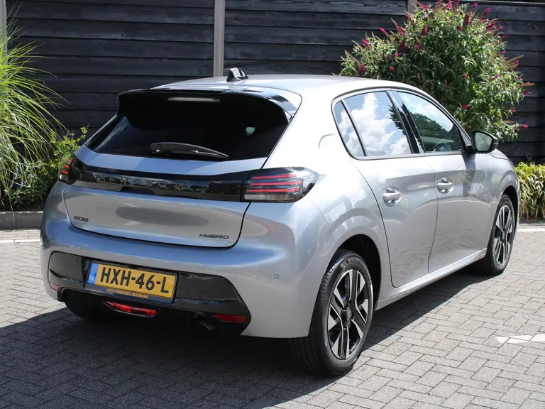 Peugeot 208 Allure 1.2 Hybrid 100PK e-DCS6 Automaat Keyless, Navigatie, Achteruitrijcamera, Stoelverwarming, Adaptieve Cruise Control afbeelding 9