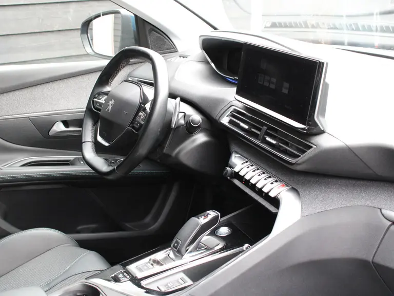 Peugeot 3008 Allure 1.2 PureTech 130PK EAT8 Automaat Navigatie, Achteruitrijcamera, Keyless, Elektrische Achterklep, Perkeersensoren afbeelding 17