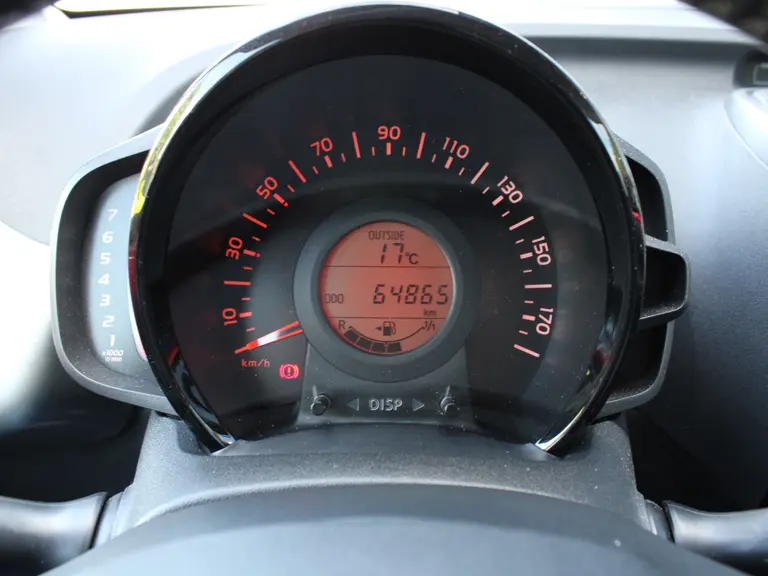 Peugeot 108 Allure 1.0 e-VTi 70PK 5DRS Navigatie, Achteruitrijcamera, Keyless Entry & Start, Cimate Control afbeelding 16