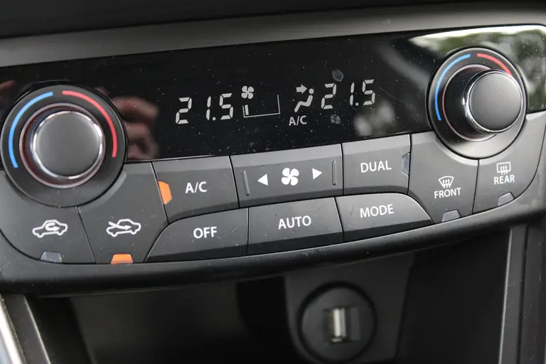 Suzuki S-Cross 1.4 Boosterjet Select Smart Hybrid, 1500 KG Parkeersensoren voor en achter, Navigatie en Camera afbeelding 22