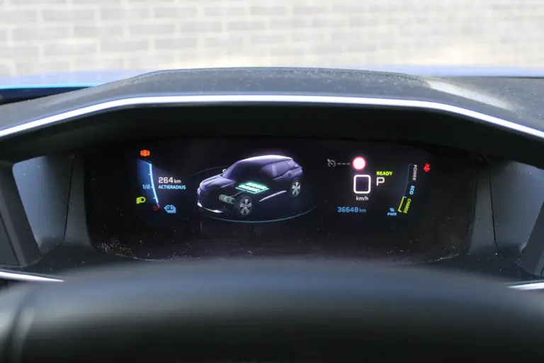 Peugeot e-2008 EV Allure Pack 50 kWh Navigatie, CruiseControl, Keyless Start, Airco, Applecarpl./Andr. Auto afbeelding 14