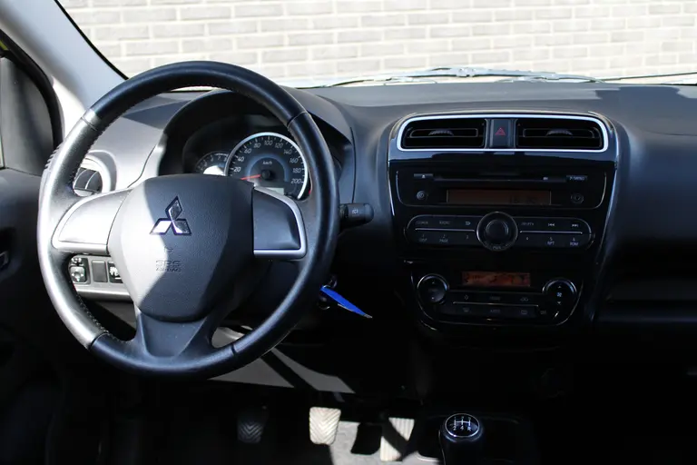 Mitsubishi Space Star 1.0 Bright Elektr. ramen, Start/stop, 14'' inch LM velgen, ClimateControl, Privacy Glass afbeelding 11