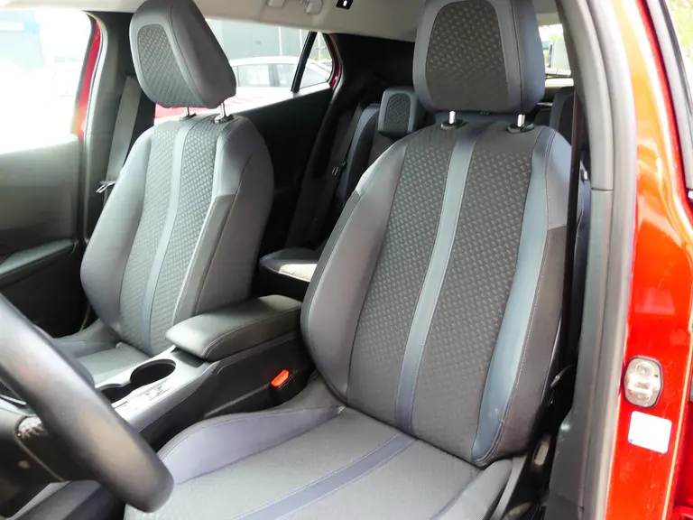 Peugeot 2008 1.2 PureTech Allure Pack, Trekhaak ,130PK, 3D cockpit, Cruise Control afbeelding 10